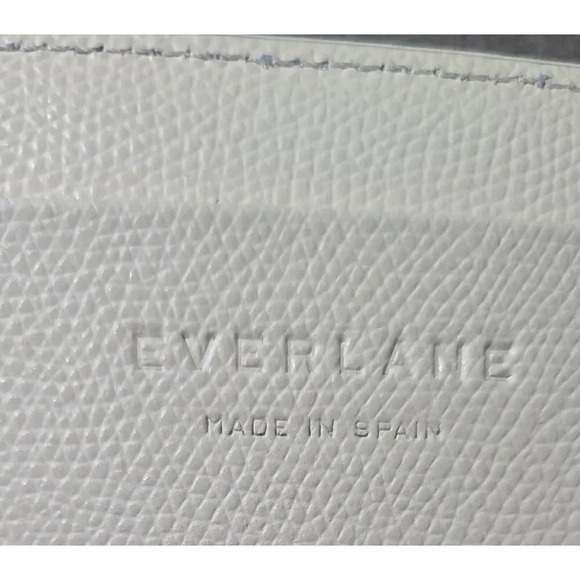 Everlane Cream Pebbled Leather The Traveler Zippered Wallet Billfold - Picture 4 of 4